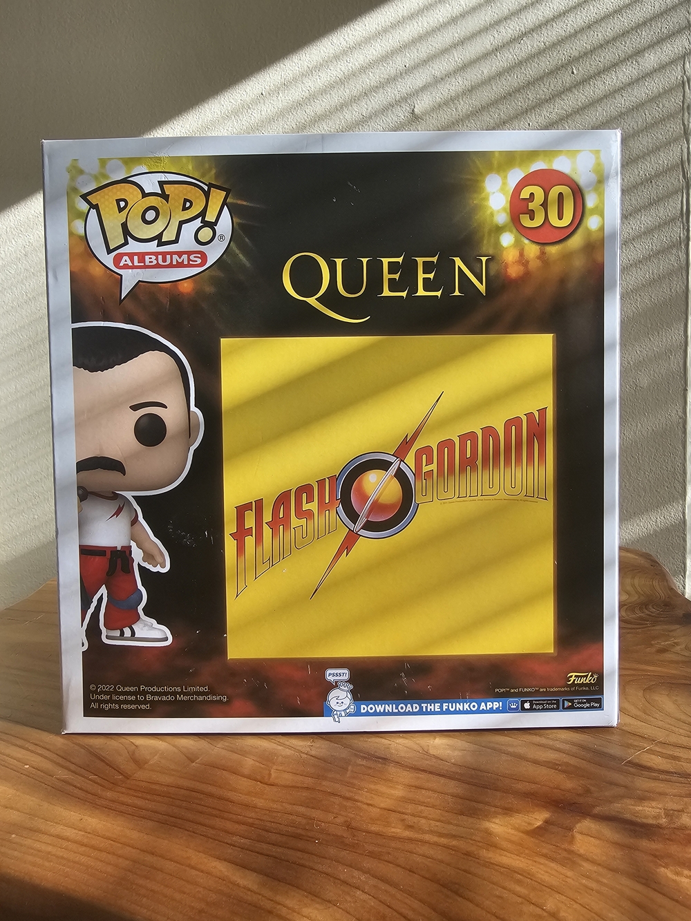 Queen Freddie Mercury Funko Pop! Vinyl Figure - Yellow & Red Box - Picture 4 of 8